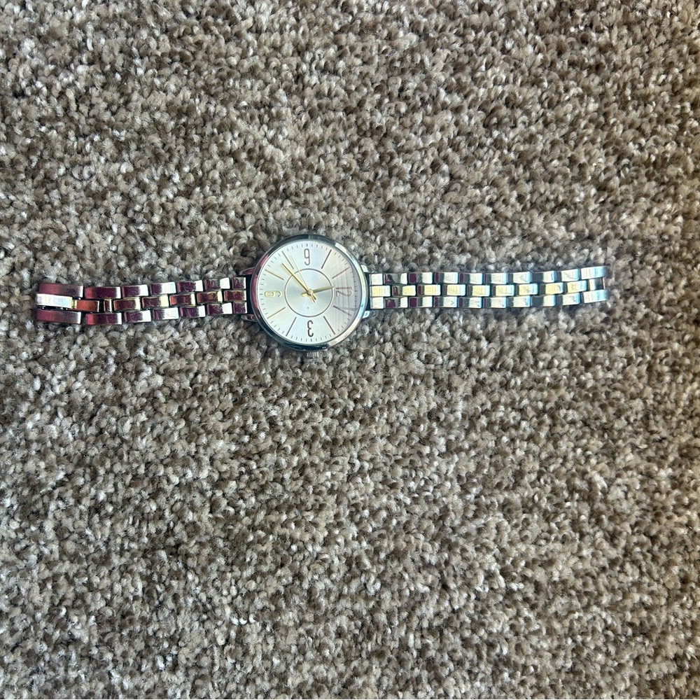 Stylish Silver Smartwatch - Picture 3 of 5